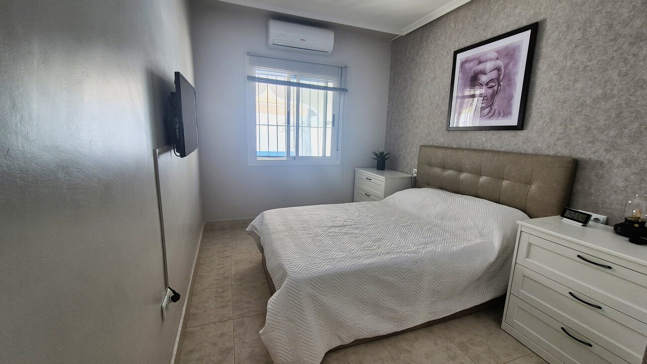 Villetta a schiera a Villamartin, Alicante, Spagna 2 camere da letto, 72 mq. N° 198272