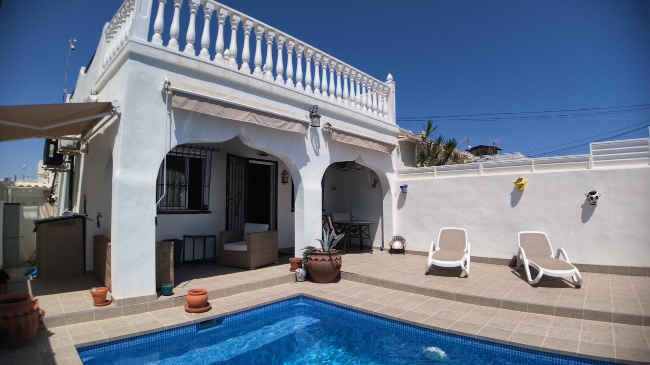 Villetta a schiera a Villamartin, Alicante, Spagna 2 camere da letto, 72 mq. N° 198272