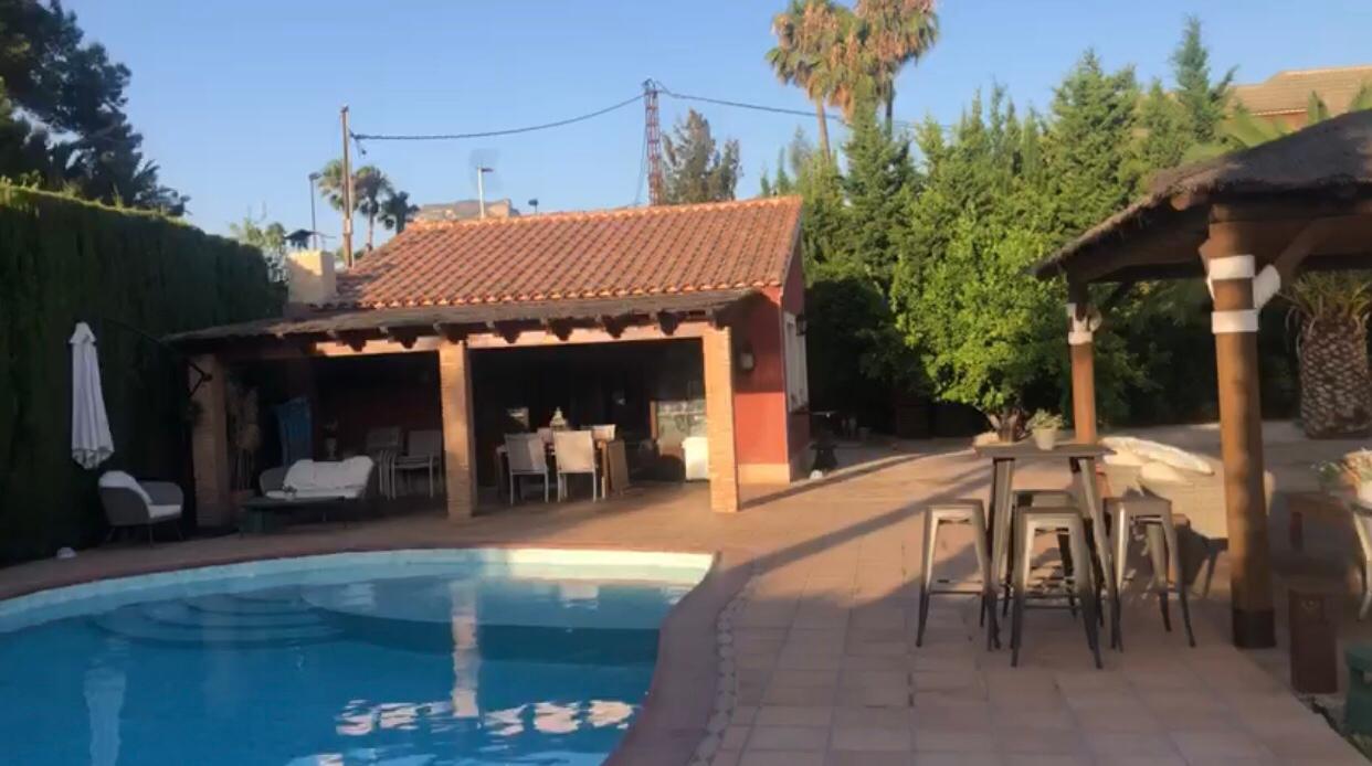 Villa en Elda, Alicante, España 4 dormitorios, 240 m2 No. 198927