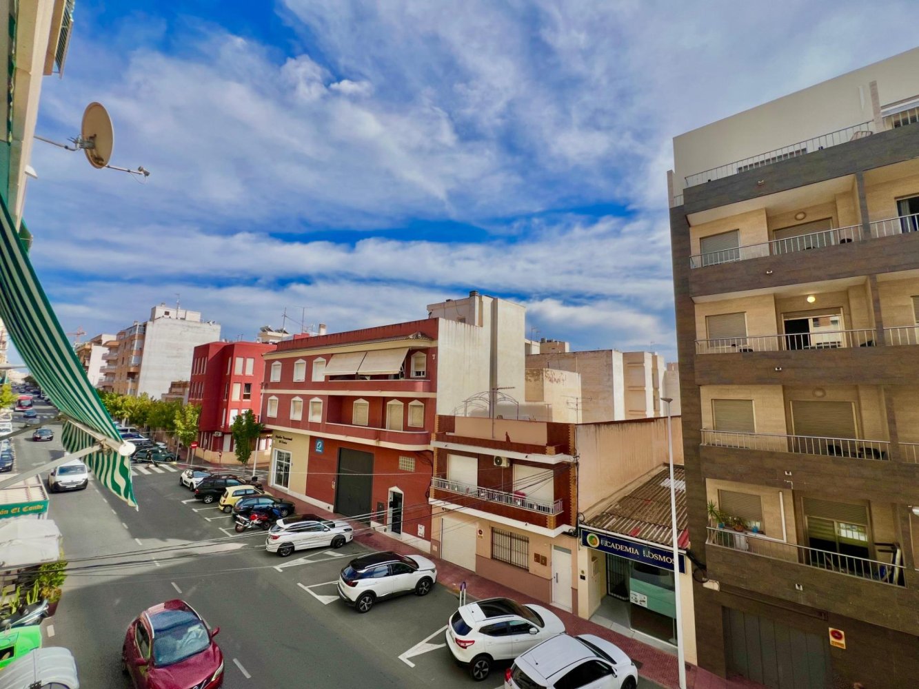 Apartment à Torrevieja, Alicante, Espagne 4 chambres, 118 m2 No. 199182