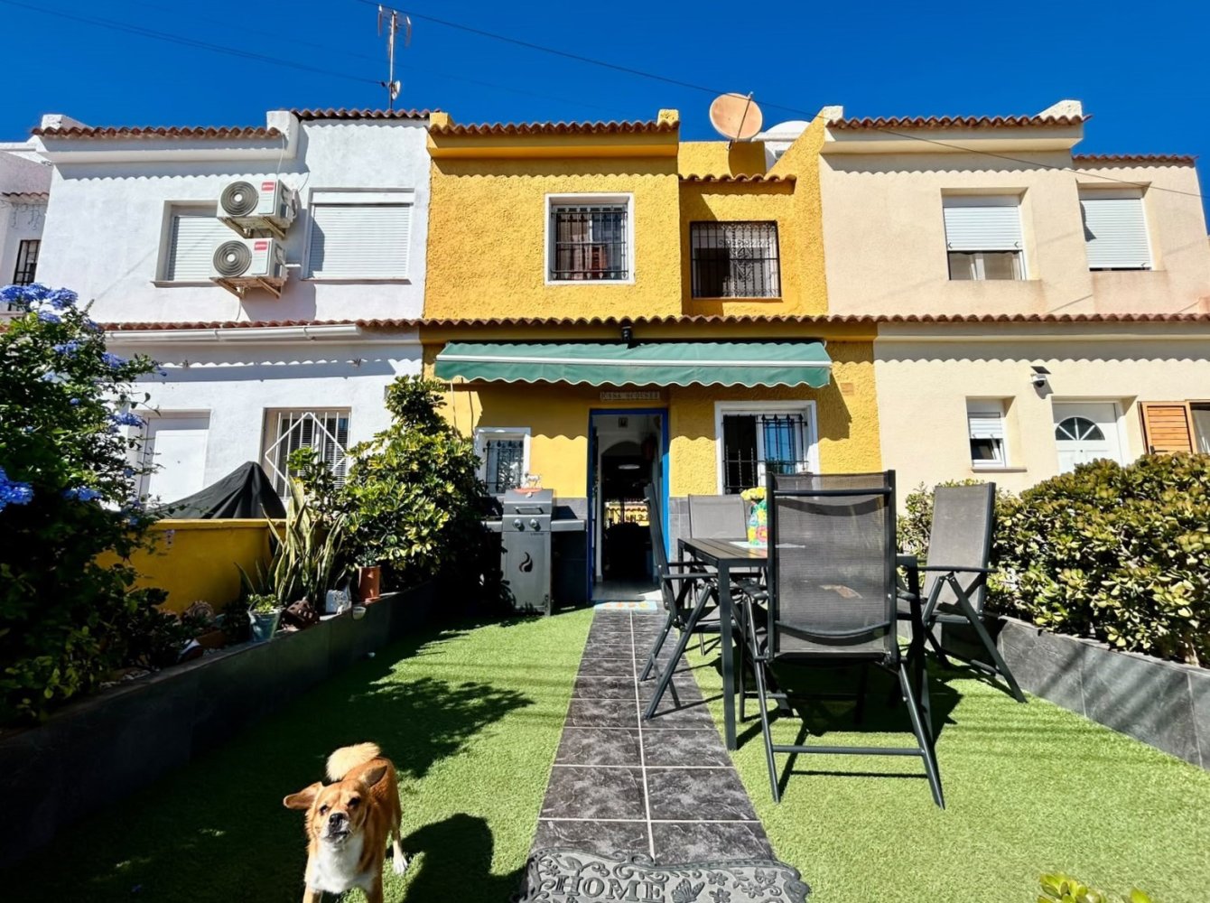 Casa adosada en Torrevieja, Alicante, España 3 dormitorios, 77 m2 No. 197480
