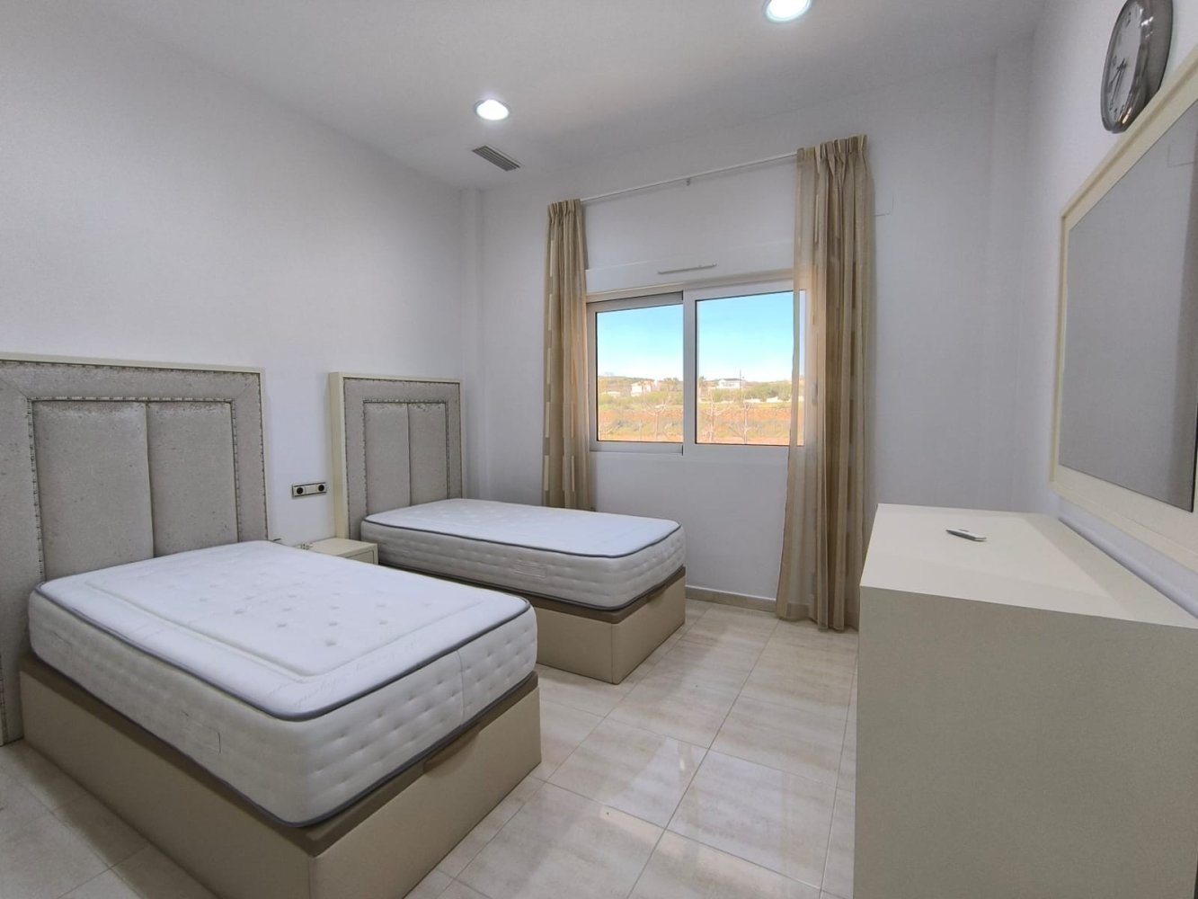 Villa en Pinoso, Alicante, España 4 dormitorios, 209 m2 No. 198926