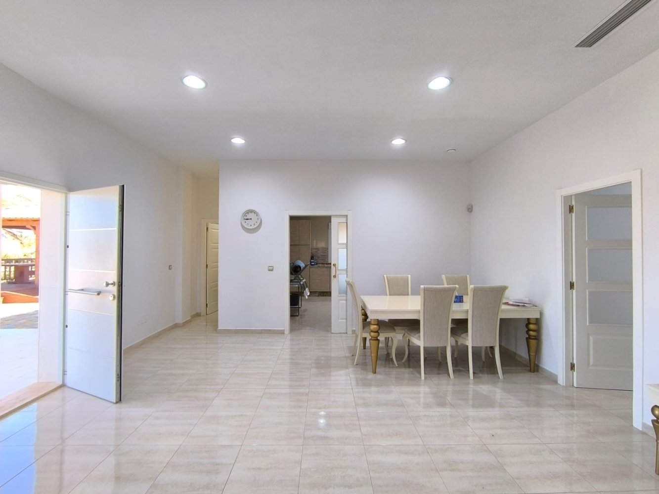 Villa en Pinoso, Alicante, España 4 dormitorios, 209 m2 No. 198926