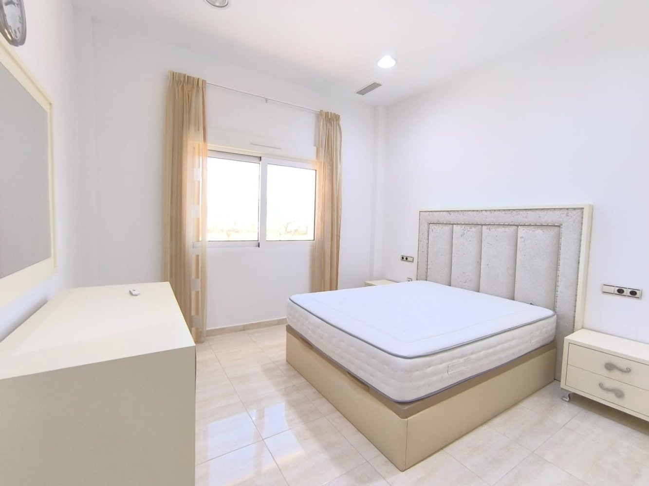 Villa en Pinoso, Alicante, España 4 dormitorios, 209 m2 No. 198926