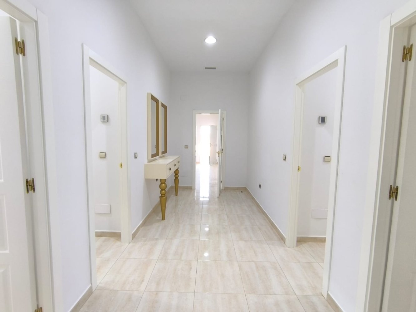 Villa en Pinoso, Alicante, España 4 dormitorios, 209 m2 No. 198926