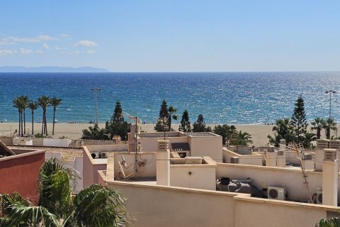 Takvåning i Roquetas de Mar, Almeria, Spanien 3 sovrum, 121 kvm. Nr. 198680