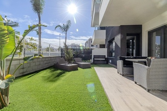 Villa in Alicante, Spain 2 bedrooms,  No. 198879