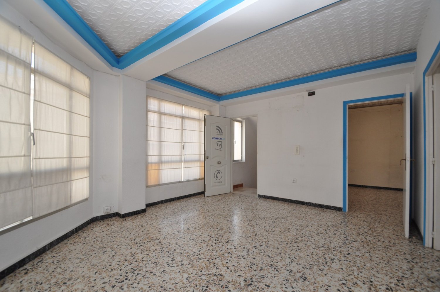 Apartment in Pinoso, Alicante, Spain 5 bedrooms, 220 sq.m. No. 198940