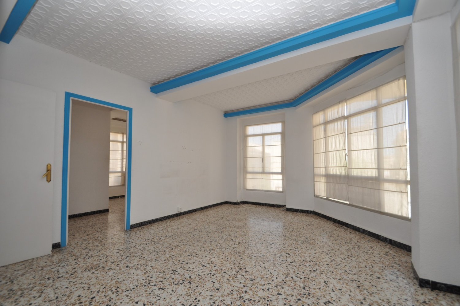 Apartment in Pinoso, Alicante, Spain 5 bedrooms, 220 sq.m. No. 198940