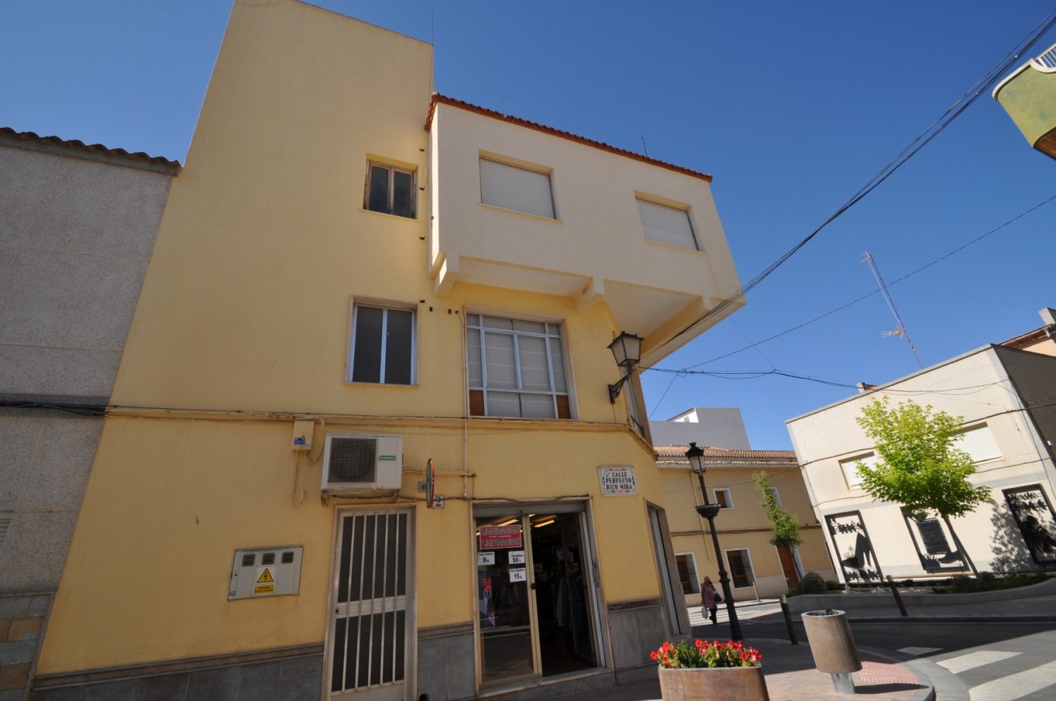 Apartment in Pinoso, Alicante, Spain 5 bedrooms, 220 sq.m. No. 198940