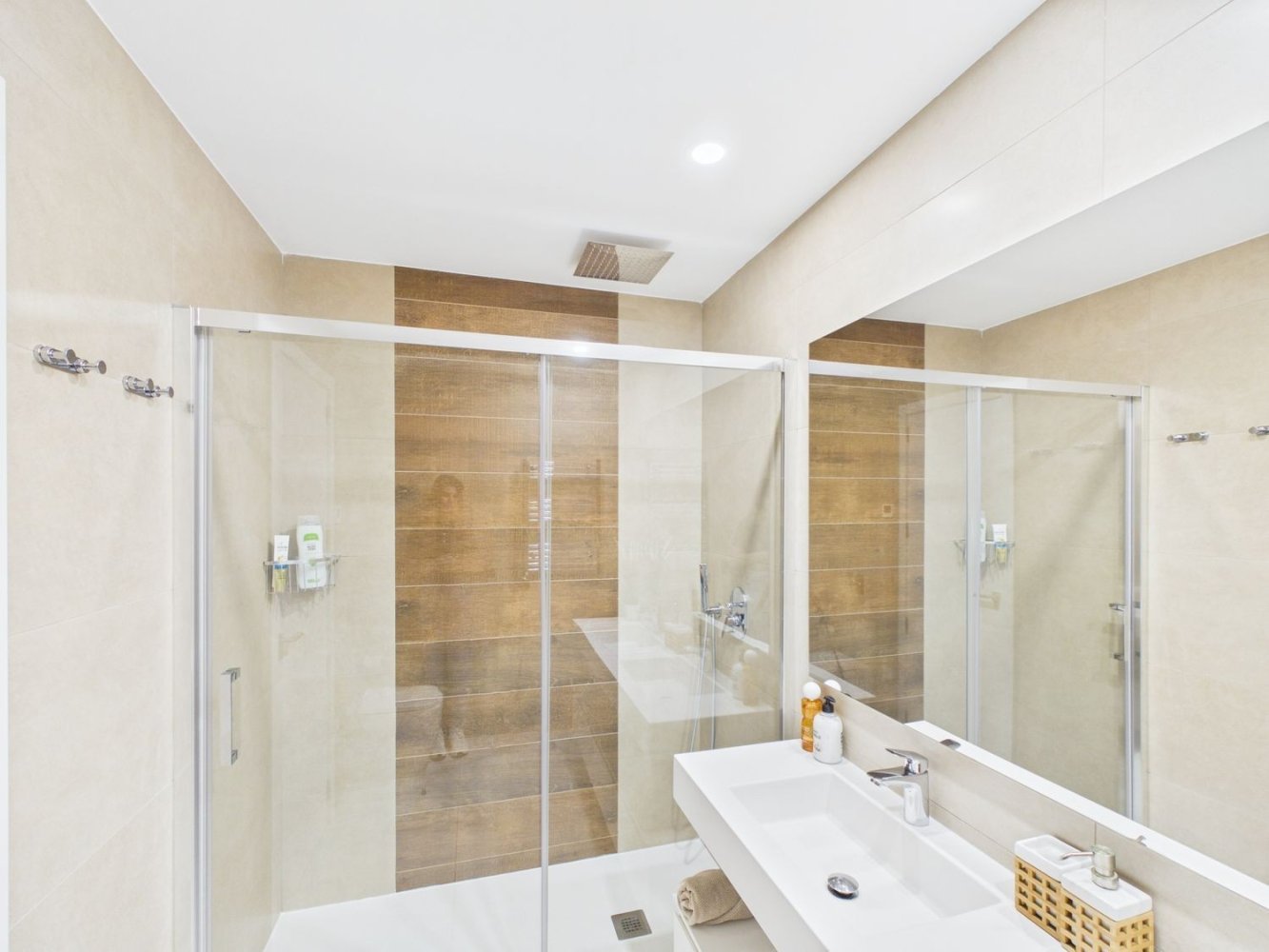 Apartamento en Benidorm, Alicante, España 2 dormitorios, 105 m2 No. 197961