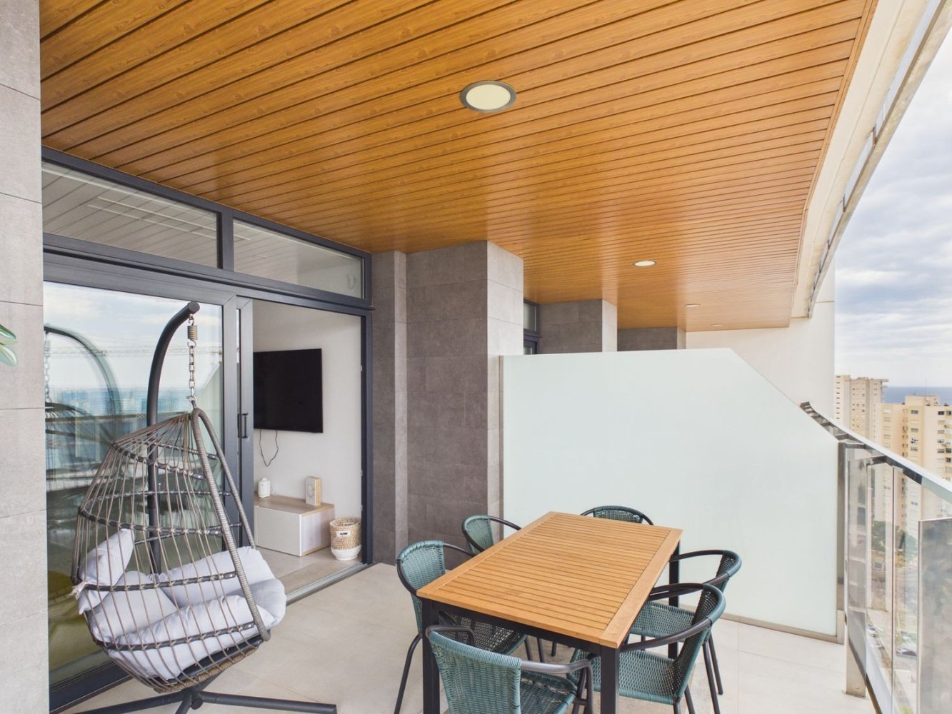 Apartamento en Benidorm, Alicante, España 2 dormitorios, 105 m2 No. 197961