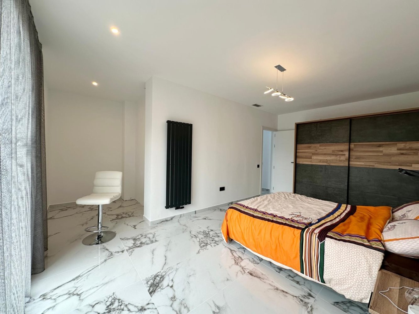 Villa en Petrer, Alicante, España 5 dormitorios, 250 m2 No. 198933
