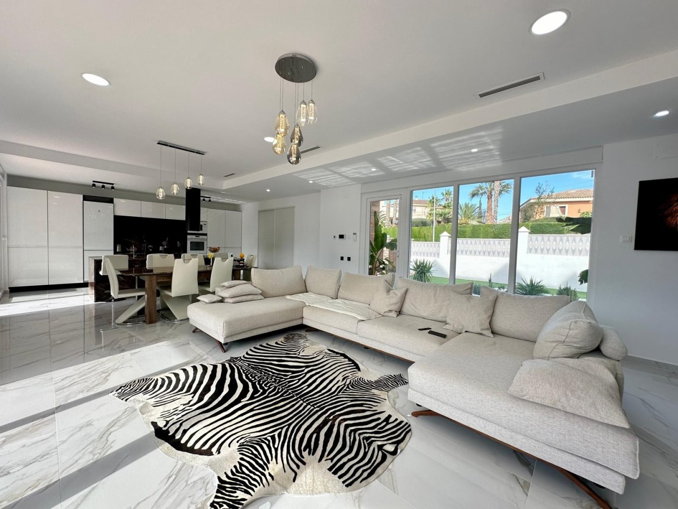 Villa en Petrer, Alicante, España 5 dormitorios, 250 m2 No. 198933