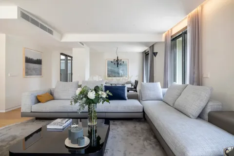 Liikekiinteistö Barcelona, Espanja 3 makuuhuonetta, 150.14 m2 No. 198518