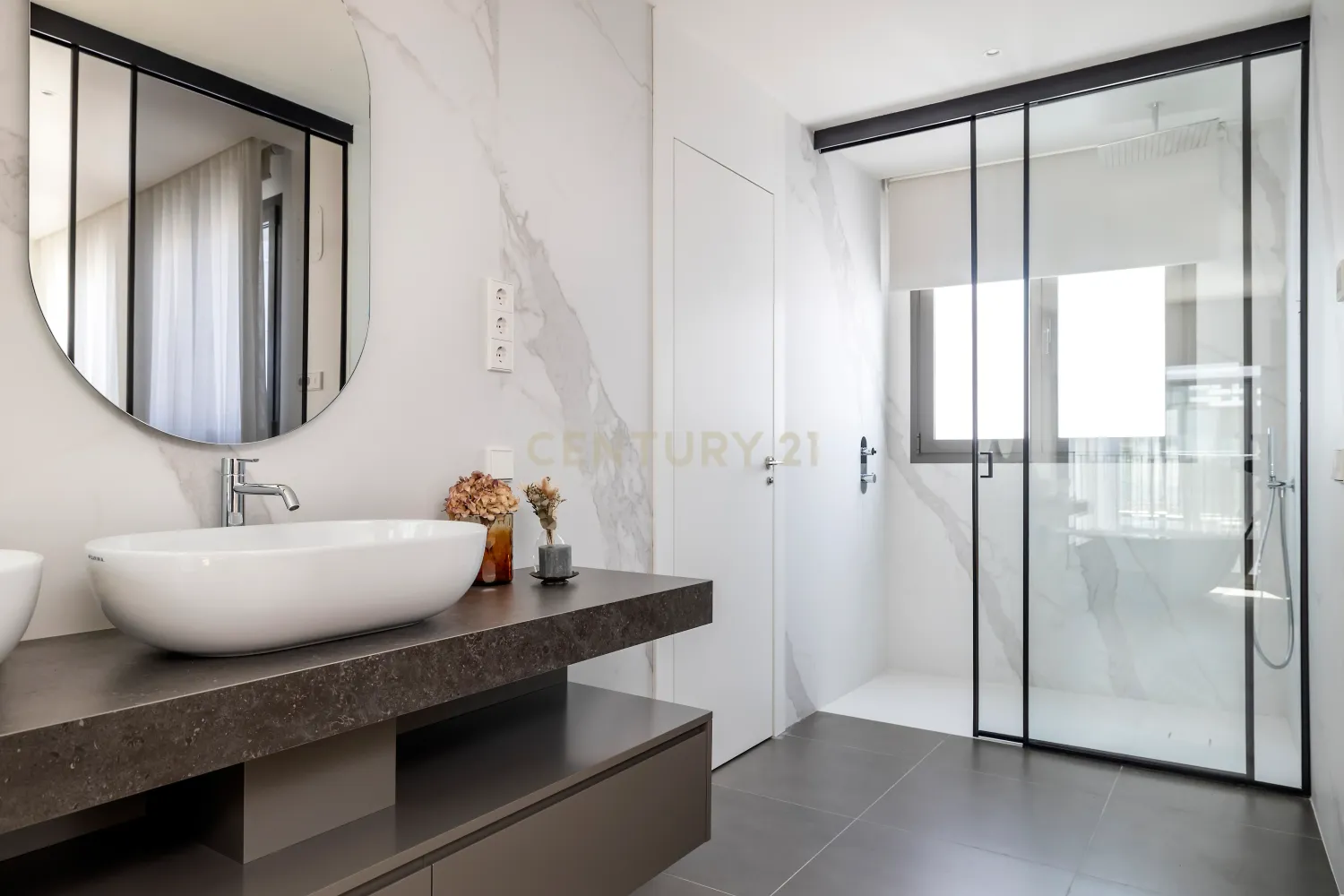 Liikekiinteistö Barcelona, Espanja 3 makuuhuonetta, 150.14 m2 No. 198518
