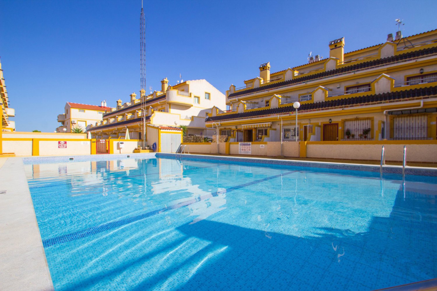 Kaupunkipientalo Playa Flamenca II, Alicante, Espanja 3 makuuhuonetta, 109 m2 No. 199106