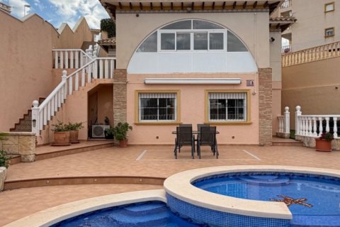 Villa in Alicante, Spain 4 bedrooms, 180 sq.m. No. 199265