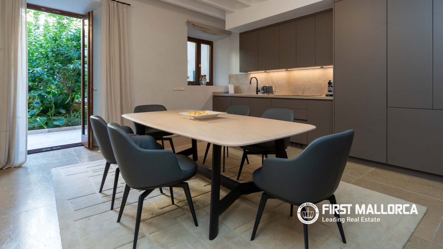Apartamento en Palma de Mallorca, Mallorca, España 3 dormitorios, 360 m2 No. 195950