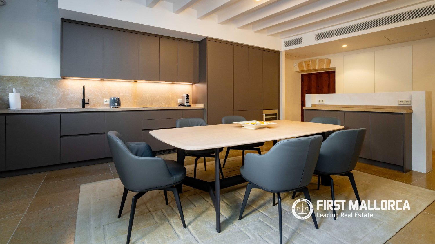 Apartamento en Palma de Mallorca, Mallorca, España 3 dormitorios, 360 m2 No. 195950