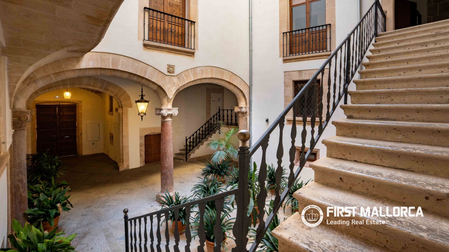 Apartamento en Palma de Mallorca, Mallorca, España 3 dormitorios, 360 m2 No. 195950