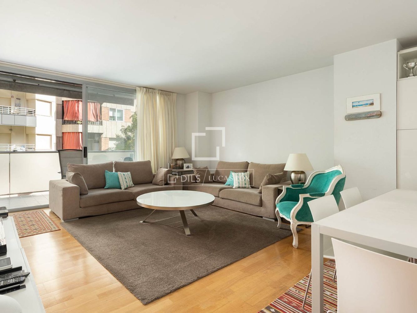 Apartment à Barcelona, Espagne 4 chambres, 110 m2 No. 200012