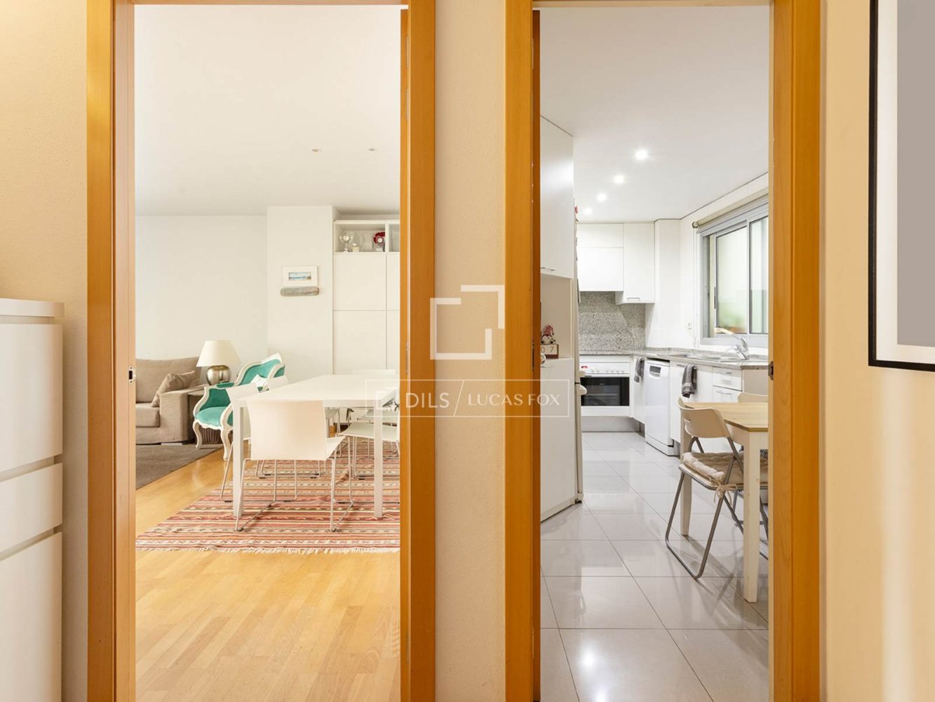 Apartment à Barcelona, Espagne 4 chambres, 110 m2 No. 200012