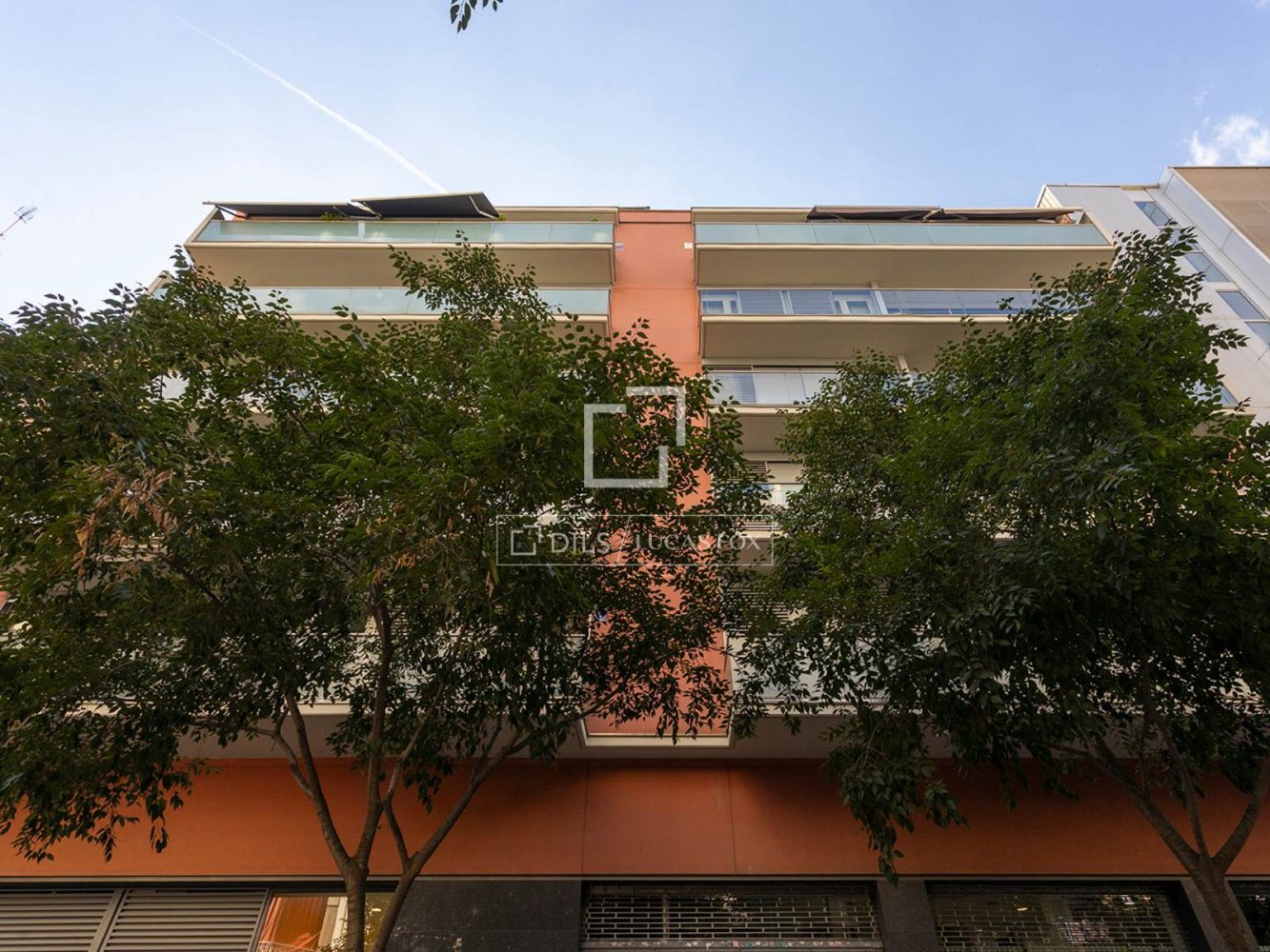 Apartment à Barcelona, Espagne 4 chambres, 110 m2 No. 200012
