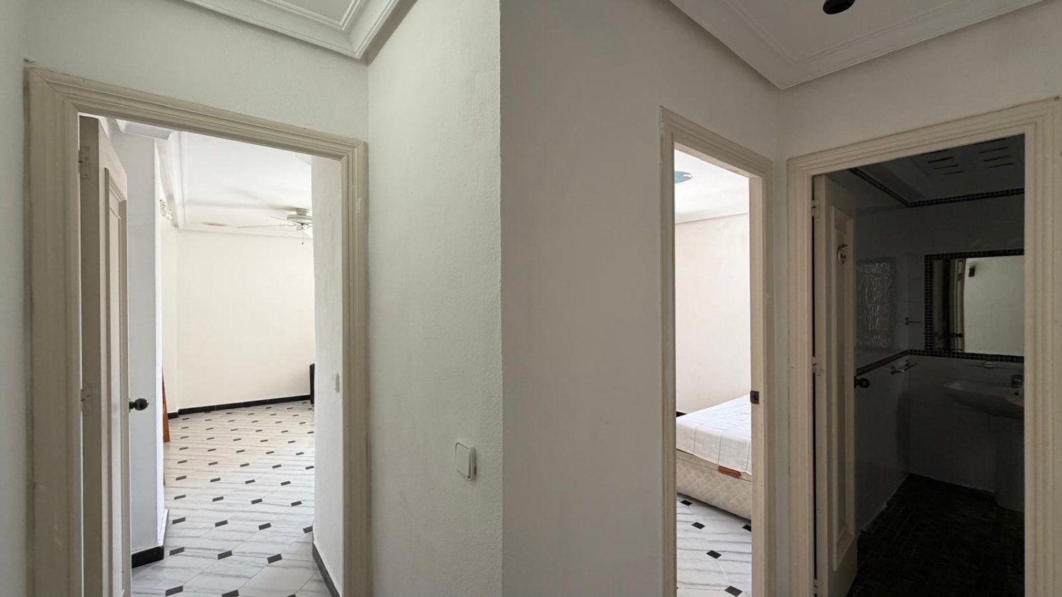 Apartment in Torrevieja, Alicante, Spain 3 bedrooms, 87 sq.m. No. 197436