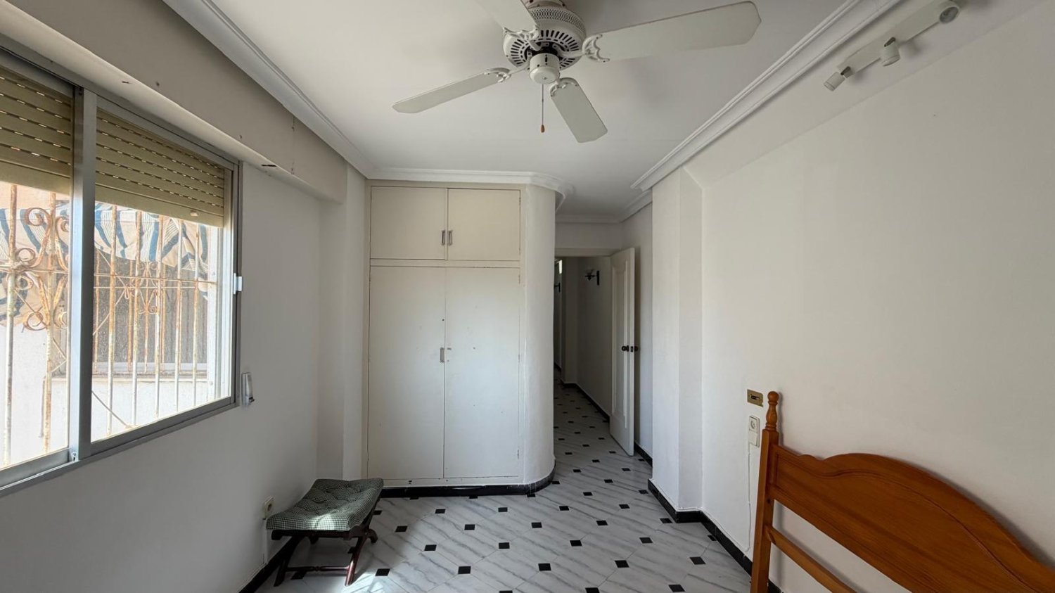 Apartment in Torrevieja, Alicante, Spain 3 bedrooms, 87 sq.m. No. 197436