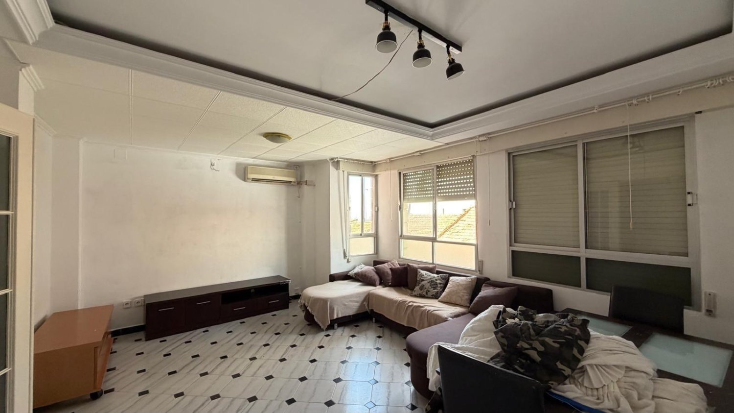 Apartment in Torrevieja, Alicante, Spain 3 bedrooms, 87 sq.m. No. 197436