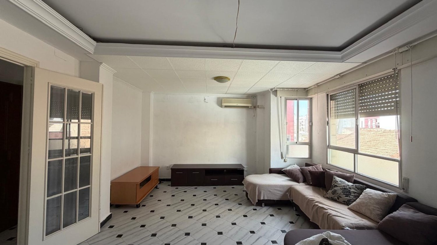 Apartment in Torrevieja, Alicante, Spain 3 bedrooms, 87 sq.m. No. 197436