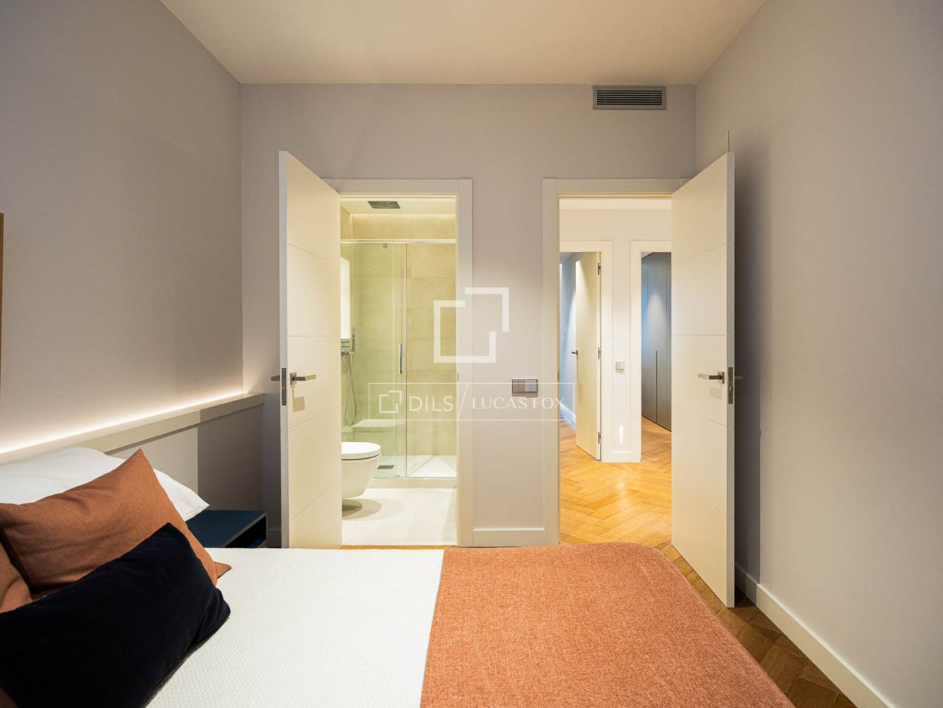 Apartment à Barcelona, Espagne 3 chambres, 147 m2 No. 199173