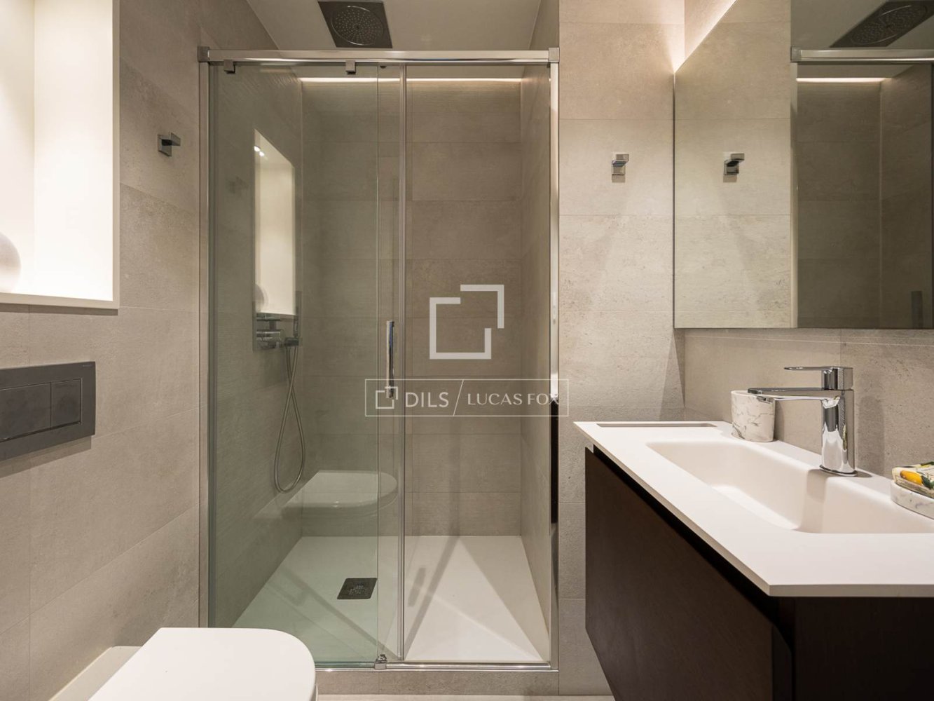 Apartment à Barcelona, Espagne 3 chambres, 147 m2 No. 199173
