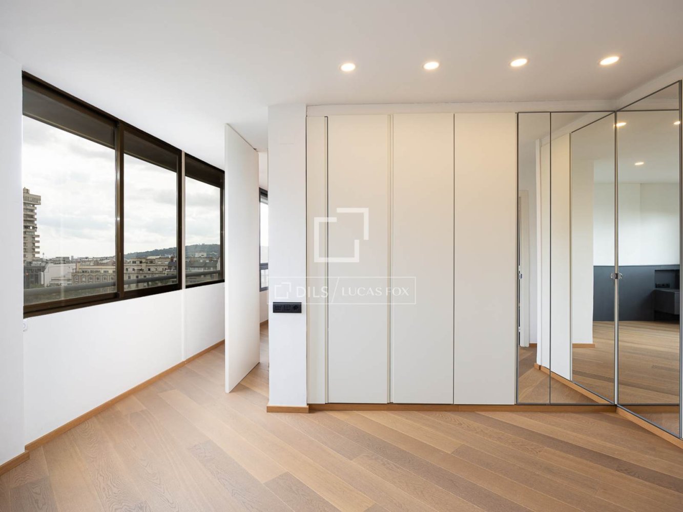 Apartamento en Barcelona, España 3 dormitorios, 105 m2 No. 198491