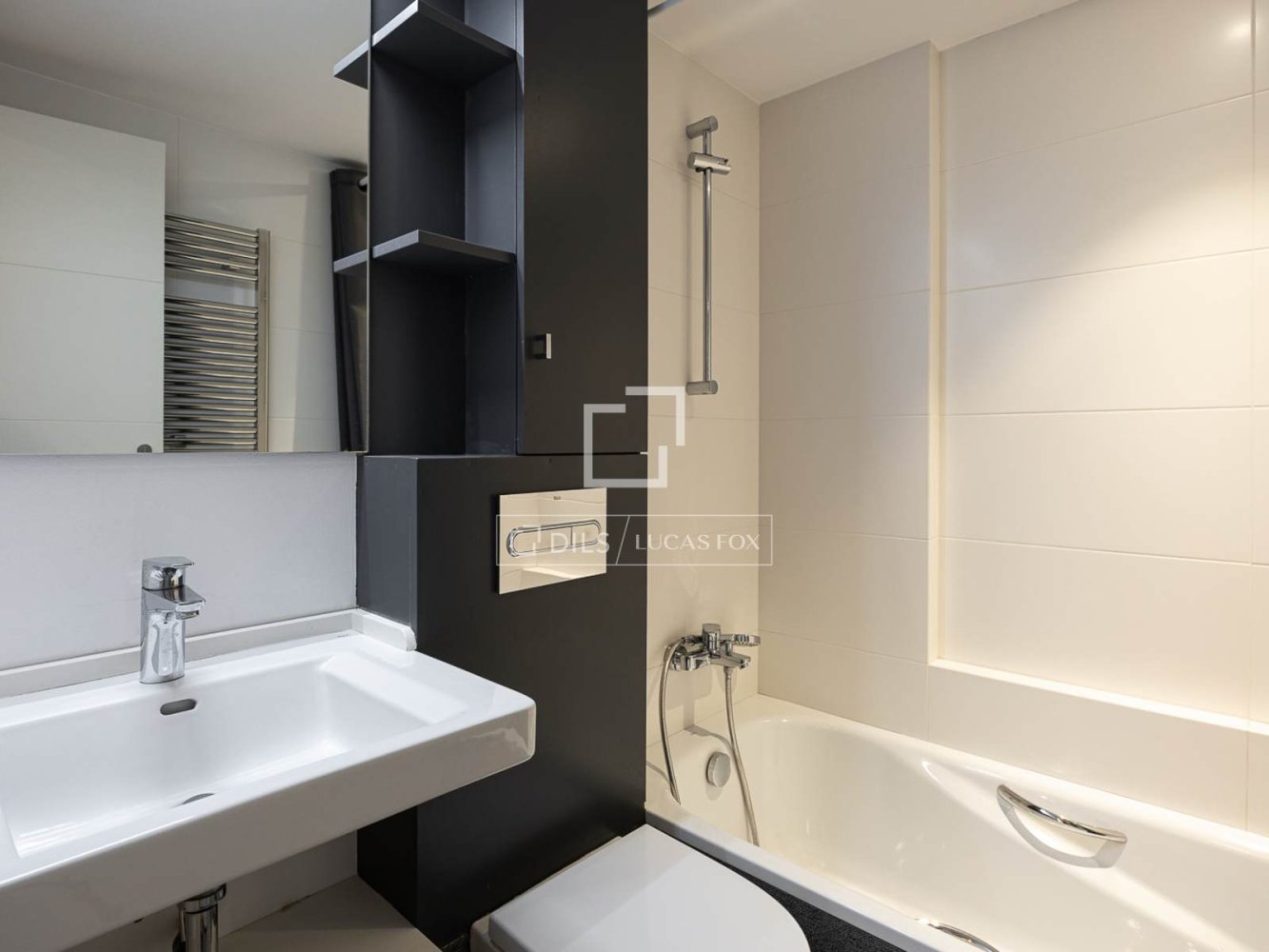 Apartamento en Barcelona, España 3 dormitorios, 105 m2 No. 198491