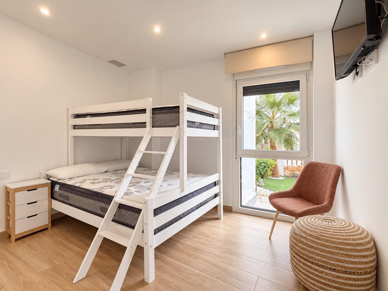 Bungalow à Orihuela, Alicante, Espagne 2 chambres, 89 m2 No. 199181