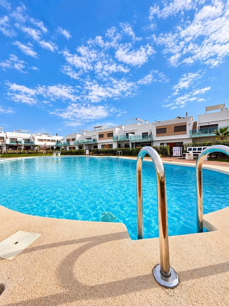 Bungalow à Orihuela, Alicante, Espagne 2 chambres, 89 m2 No. 199181