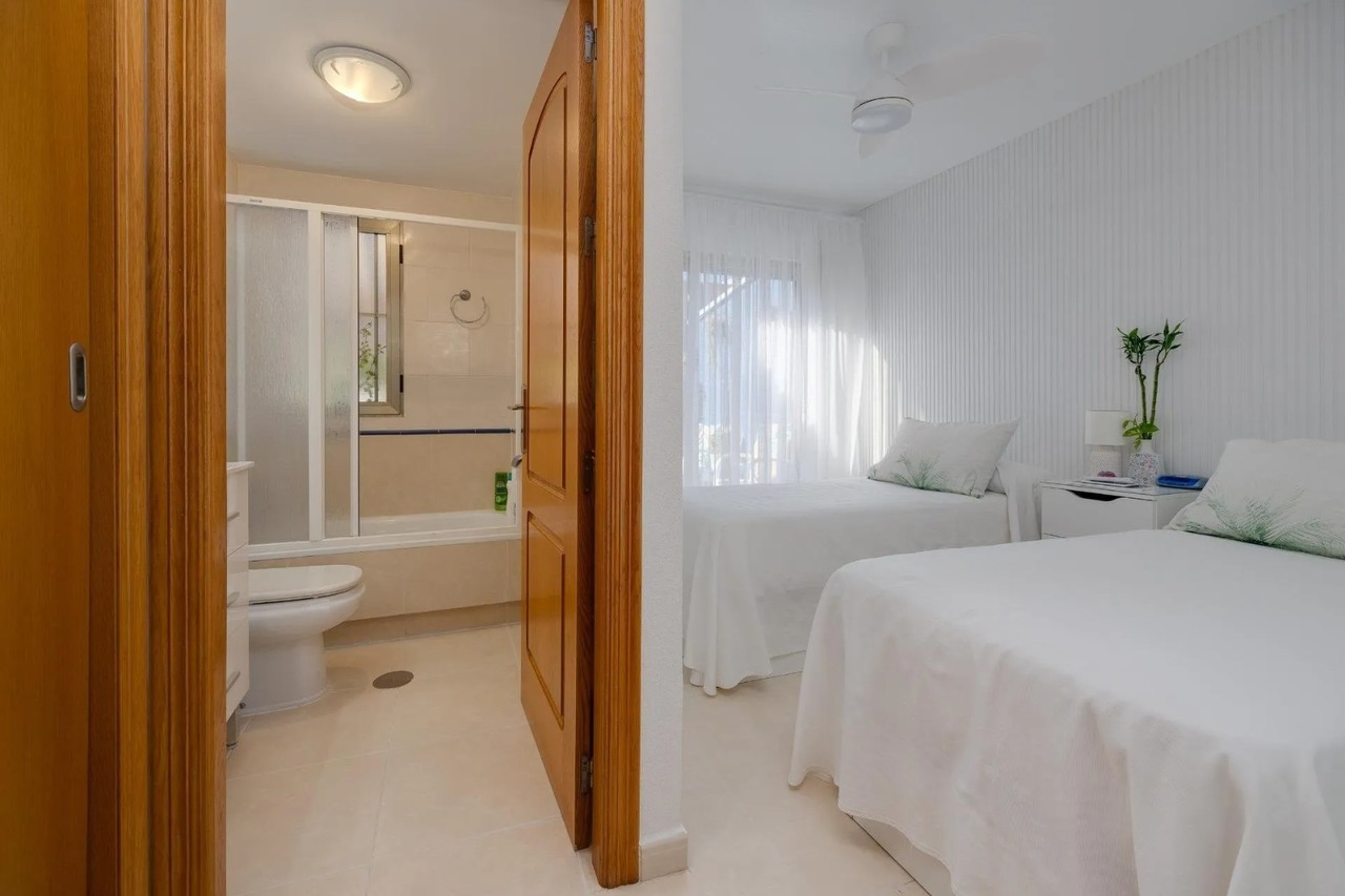 Appartamento a Torrevieja, Alicante, Spagna 3 camere da letto, 90 mq. N° 198312
