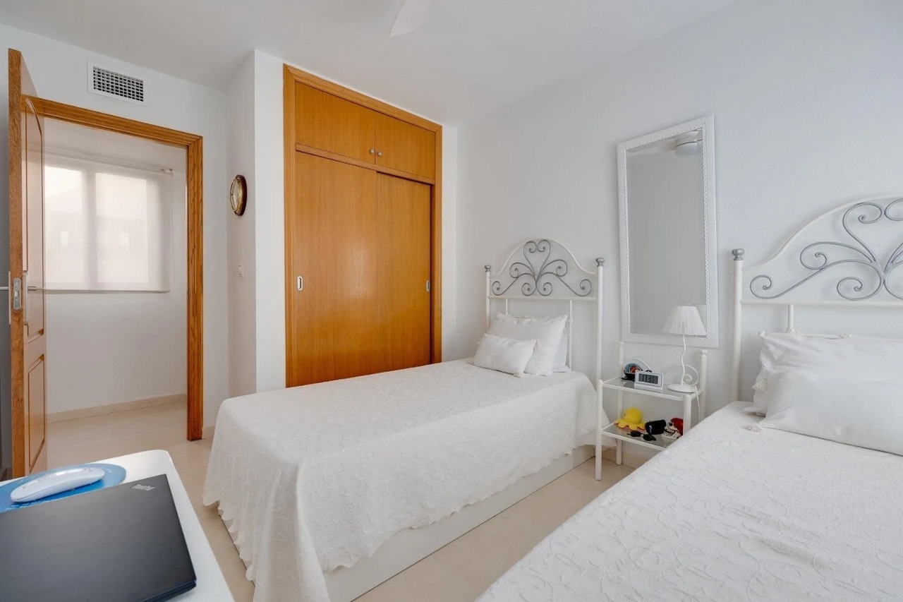 Appartamento a Torrevieja, Alicante, Spagna 3 camere da letto, 90 mq. N° 198312