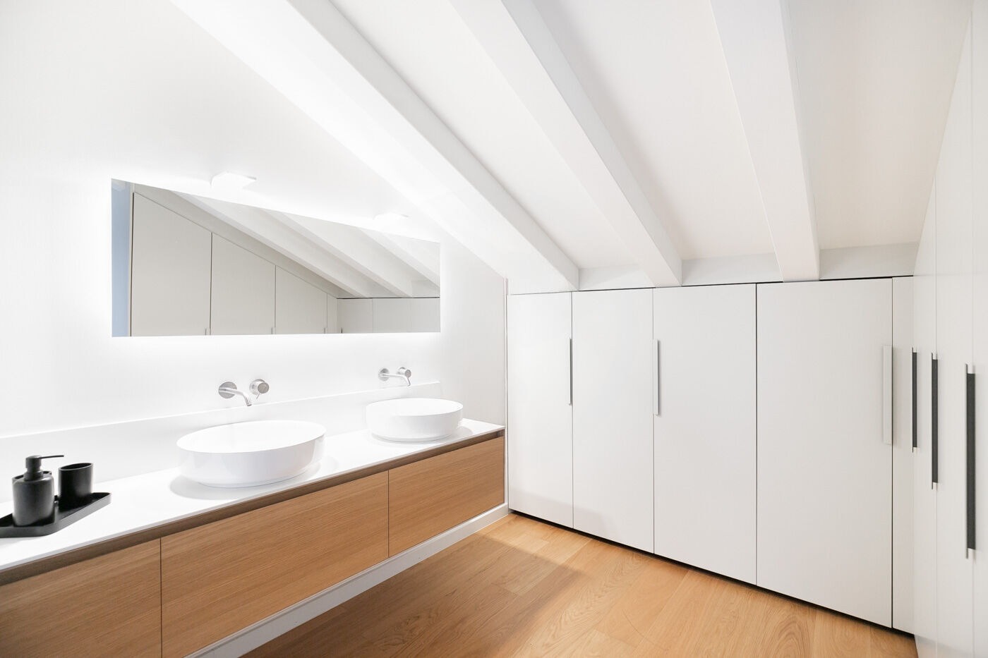 Apartment à Barcelona, Espagne 4 chambres,  No. 197060