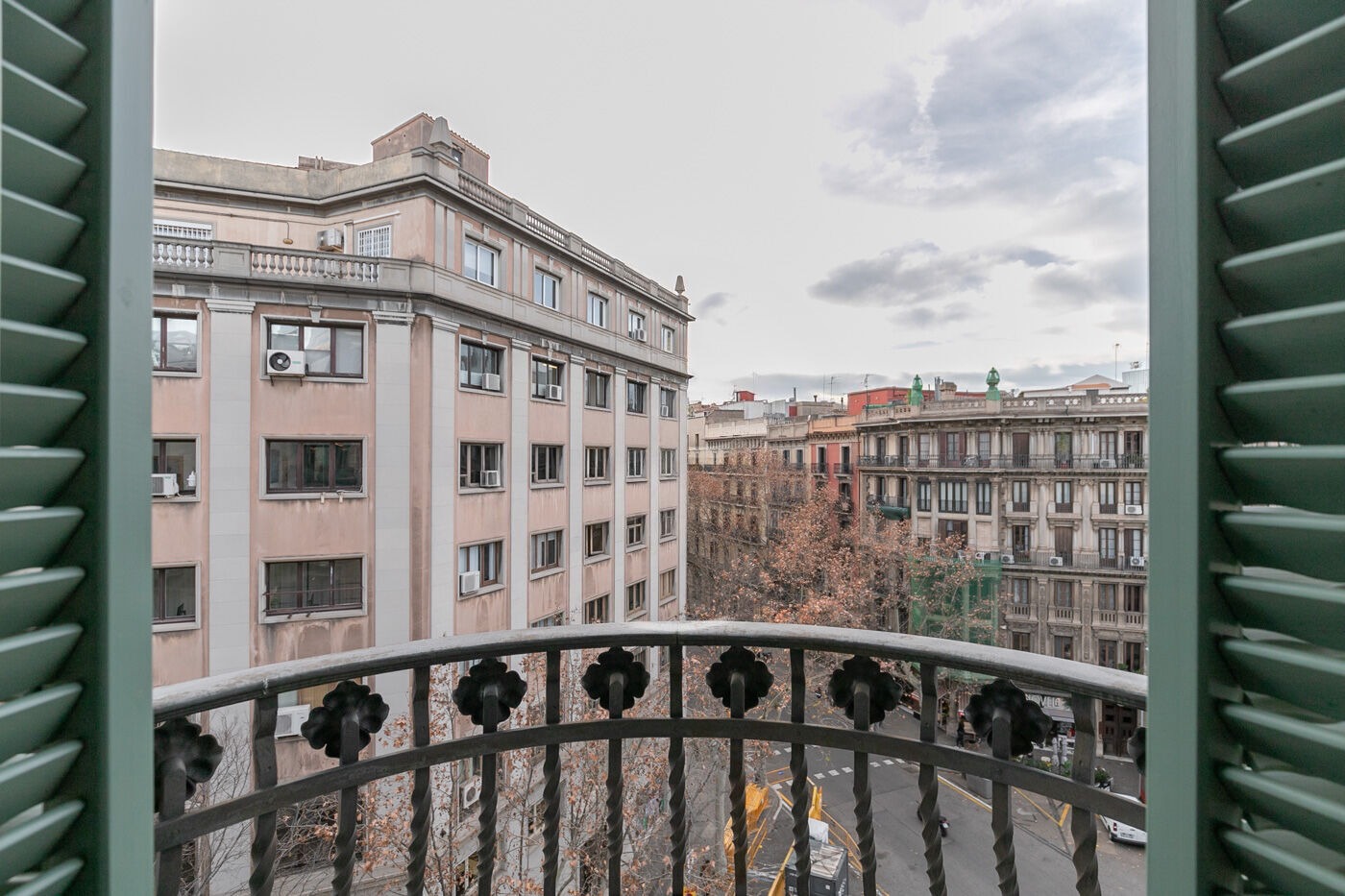 Apartment à Barcelona, Espagne 4 chambres,  No. 197060