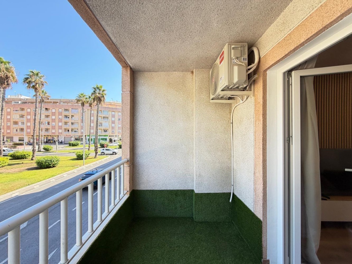 Apartment in Torrevieja, Alicante, Spain 3 bedrooms, 98 sq.m. No. 197352