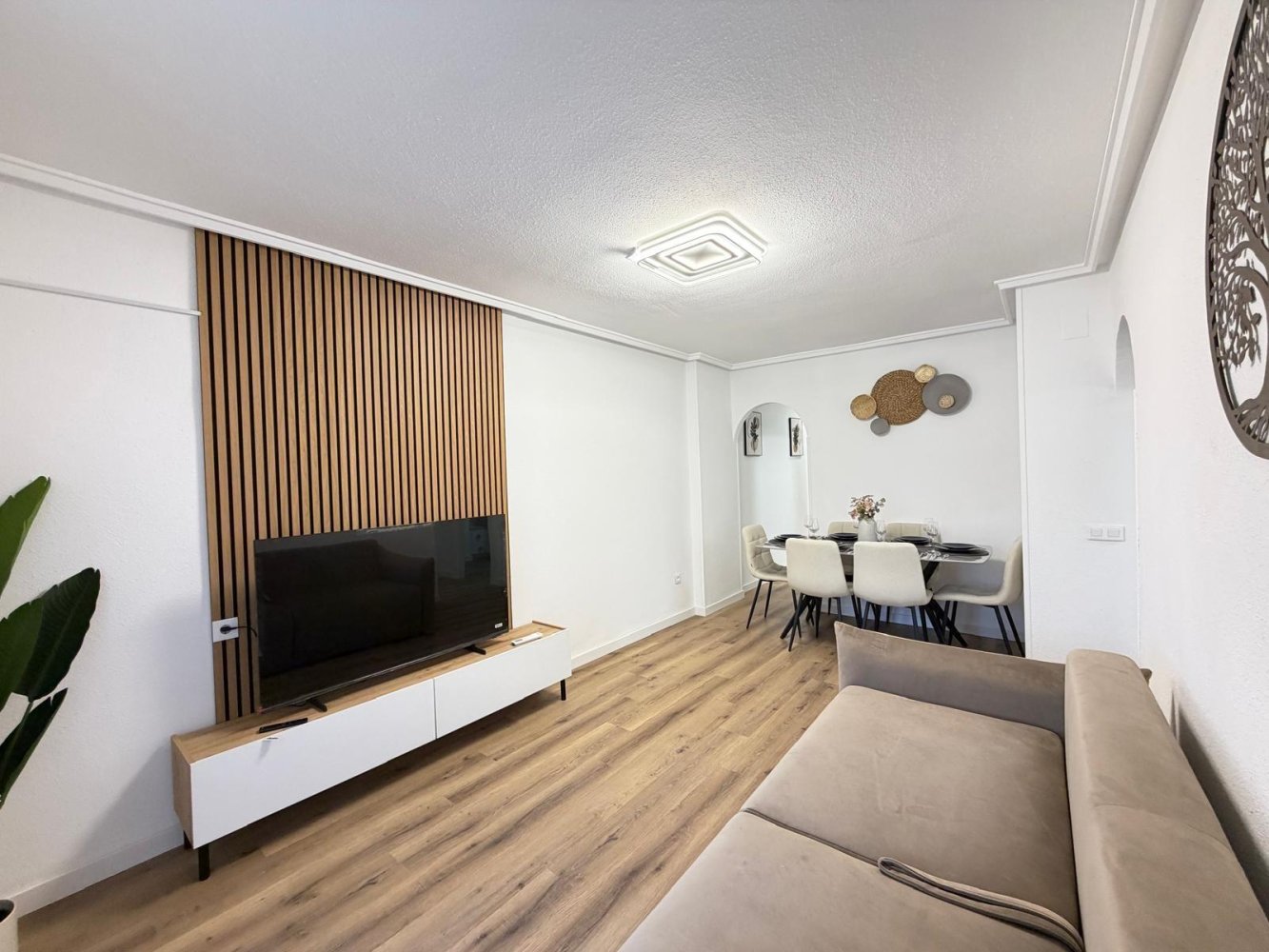 Apartment in Torrevieja, Alicante, Spain 3 bedrooms, 98 sq.m. No. 197352
