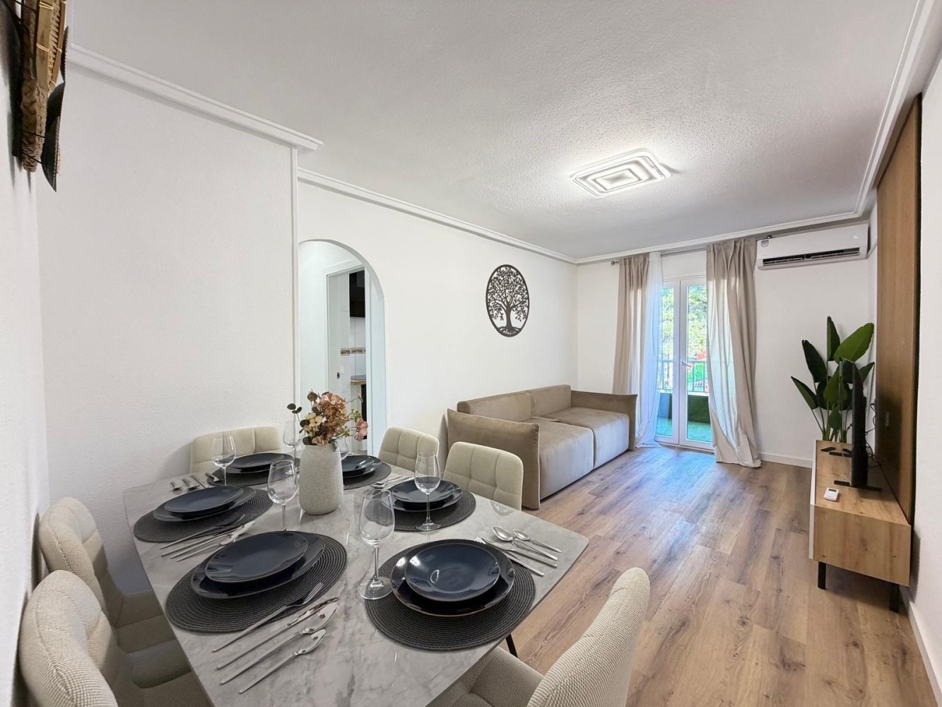 Apartment in Torrevieja, Alicante, Spain 3 bedrooms, 98 sq.m. No. 197352