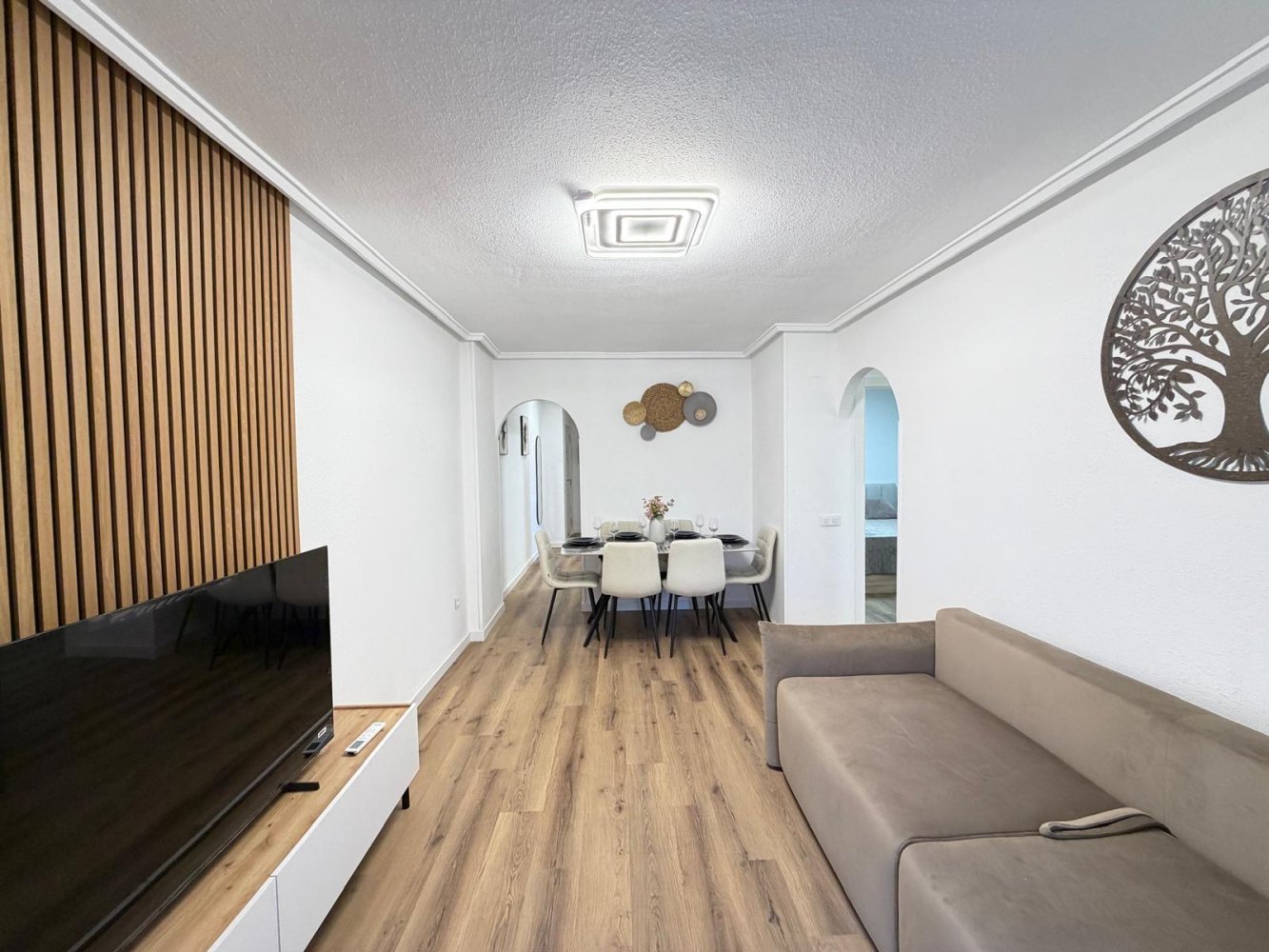 Apartment in Torrevieja, Alicante, Spain 3 bedrooms, 98 sq.m. No. 197352