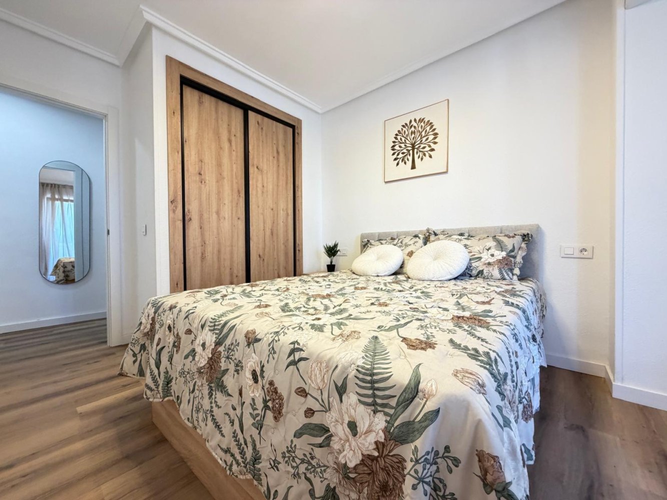 Apartment in Torrevieja, Alicante, Spain 3 bedrooms, 98 sq.m. No. 197352