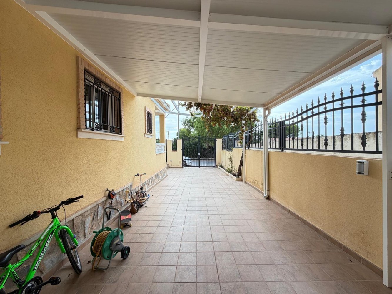 Villa i Alicante, Spanien 4 sovrum, 133 kvm. Nr. 198460