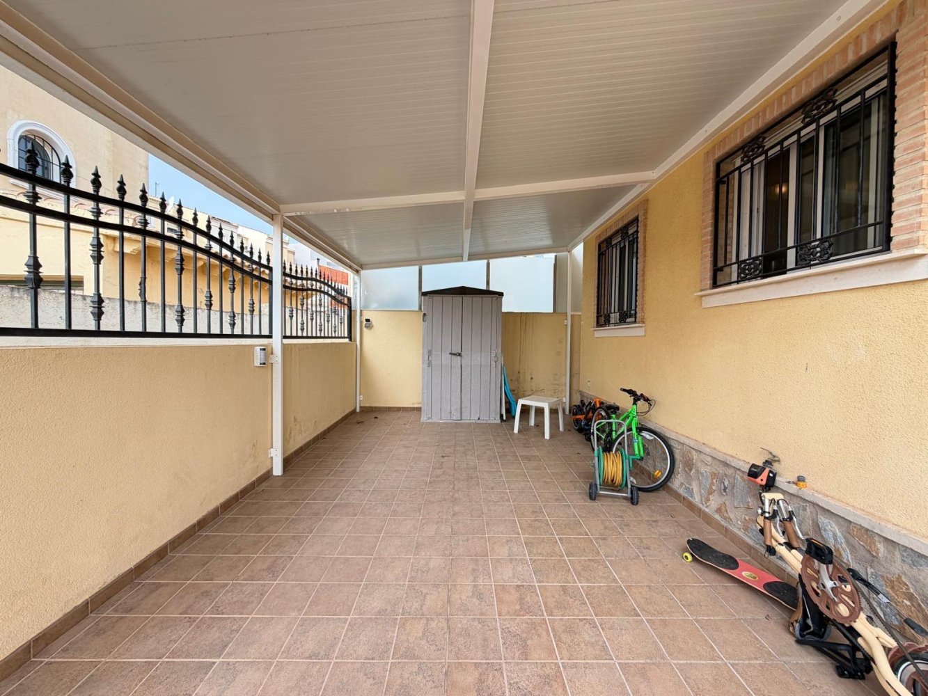 Villa i Alicante, Spanien 4 sovrum, 133 kvm. Nr. 198460