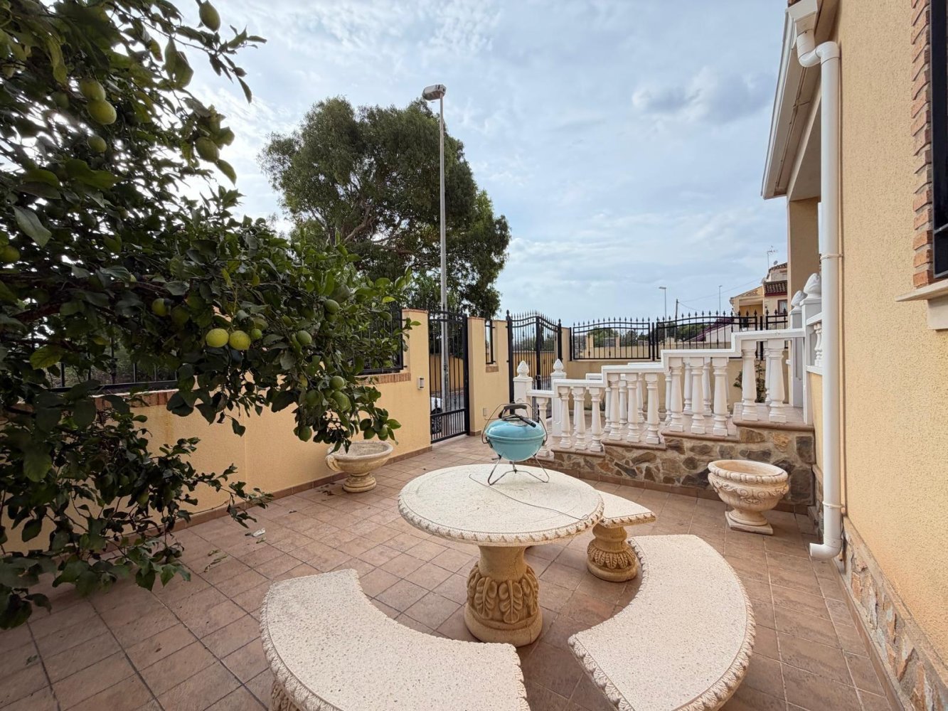 Villa i Alicante, Spanien 4 sovrum, 133 kvm. Nr. 198460